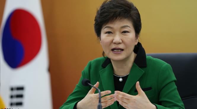 sud coreenii cer demisia presedintei park geun hye