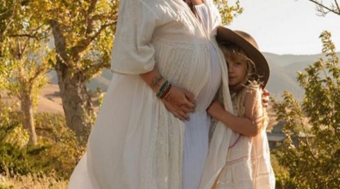 cantareata americana pink este insarcinata cu al doilea copil