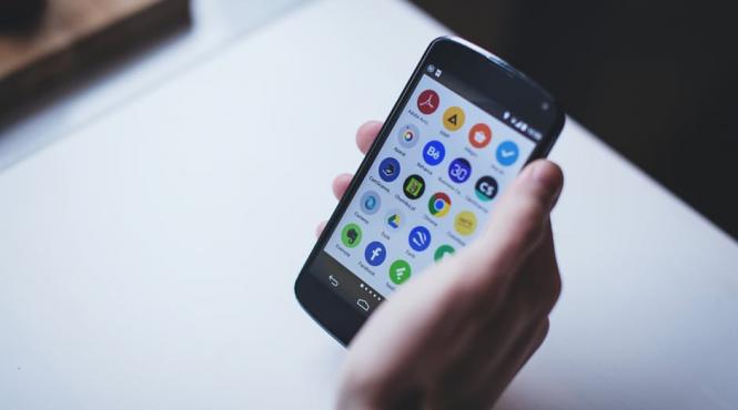 google si facebook au anuntat masuri ce vizeaza stoparea raspandirii de stiri false pe internet