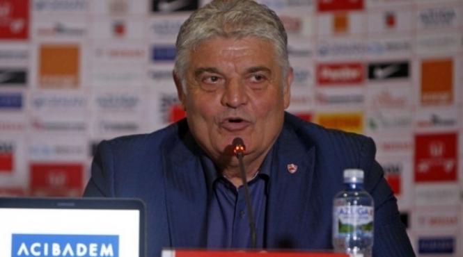 andone seful meu e negoita mutu e un copil care are multe de invatat nu ma schimba el