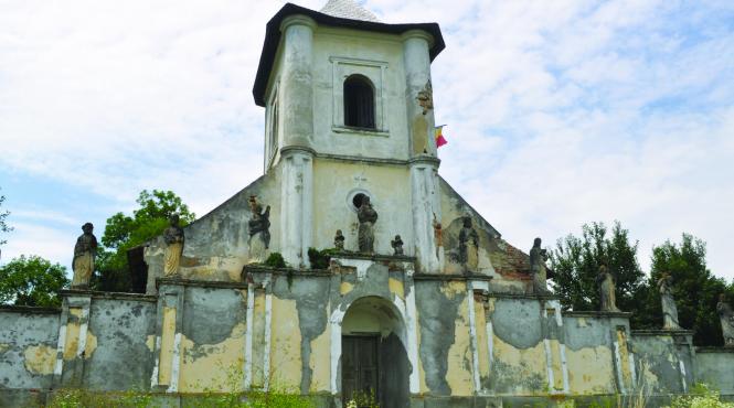 unic pe plaiuri mioritice biserica din hiliseu crisan o bijuterie arhitectonica