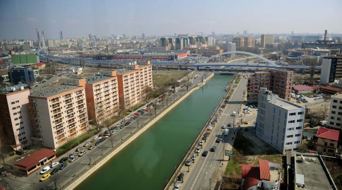 firea sustine ca are in plan un proiect de amenajare a dambovitei cu o zona pietonala si una comerciala