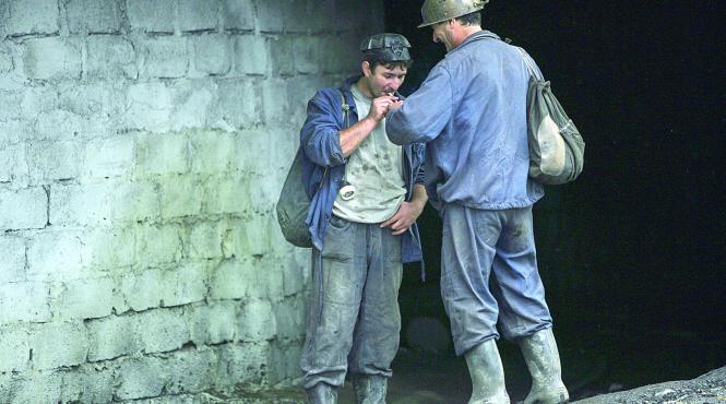 joaca de a insolventa si haos la ce hunedoara