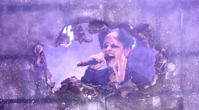 tcdu serban copot se transforma in solistul trupei the prodigy mi am implinit un vis am fost foarte fericit pe scena