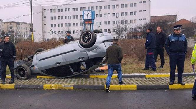accident spectaculos intr un sens giratoriu din rovinari