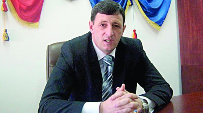 verginel gireada si afacerile ascunse ale familiei