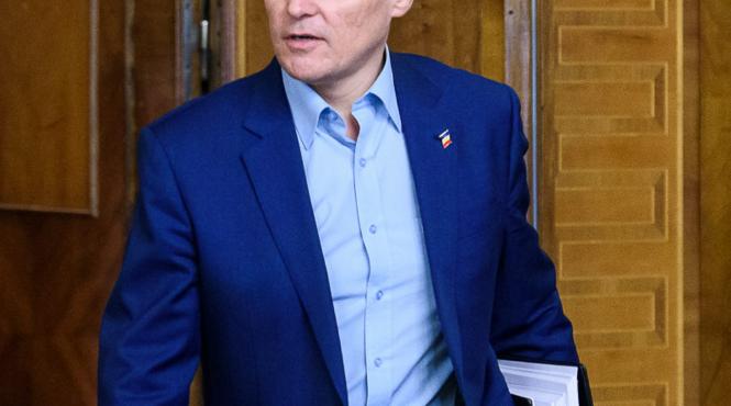 ciolos ponta e omul lui soros