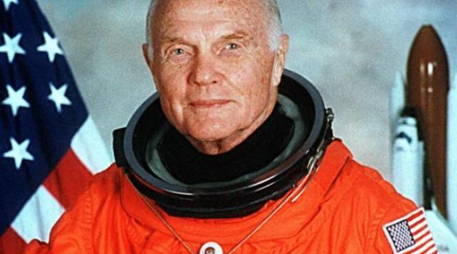 john glenn primul american care a efectuat un zbor orbital in jurul pamantului a decedat