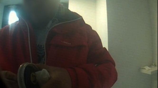 video ungaria doi cetateni romani arestati pentru montare de dispozitive de tip skimming la un atm din budapesta