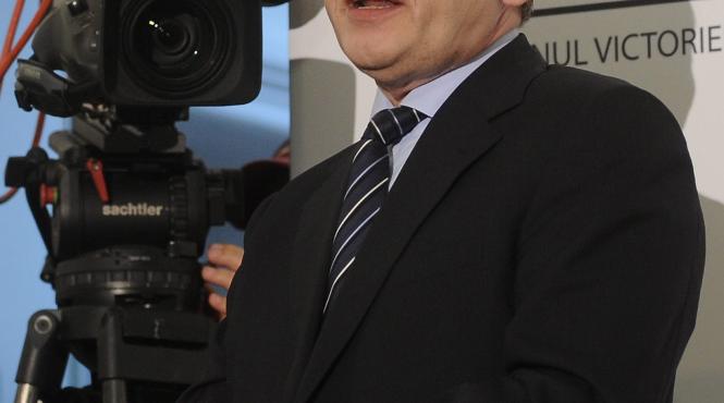 crin le a dat cu flit pnl asistent la dna