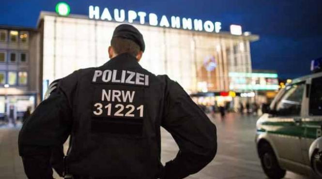 autoritatile germane criticate ca nu l au impiedicat pe atacator sa fuga din tara