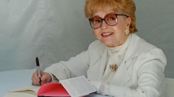 actrita debbie reynolds a murit la 84 de ani la o zi dupa decesul fiicei sale carrie fisher
