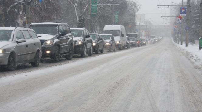 trafic aglomerat pe cele doua sosele spre poiana brasov