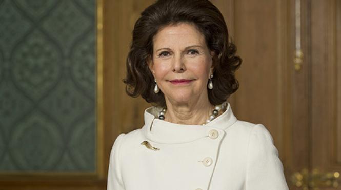 regina silvia a suediei sustine ca locuieste intr un castel bantuit