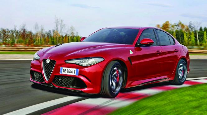 cine se lupta pentru titlul de masina anului 2017