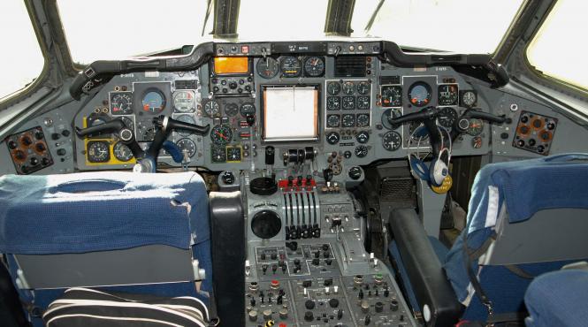 video 360 decolarea unui avion vazuta din cabina pilotilor