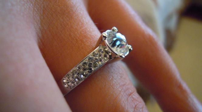 politistii din prahova au recuperat un inel cu diamant furat din paris