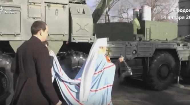 un preot a sfintit rachetele rusesti