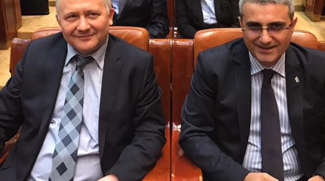 scandal in parlament pmp s a retras de la sedinta de plen turcescu si tariceanu schimb taios de replici