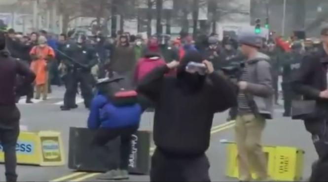 numeroase arestari la washington in urma unor proteste violente anti trump