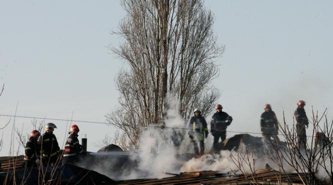 isu bucuresti ilfov incendiul de la aparatorii patriei este sub control nu se mai poate extinde