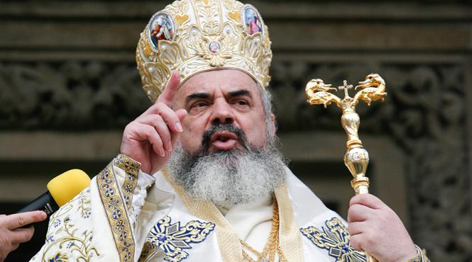 patriarhul daniel oamenii nu mai aduna in sufletul lor pacea care vine de la dumnezeu si care pacifica patimile egoiste ca abuzul de putere si de profit material fara limite