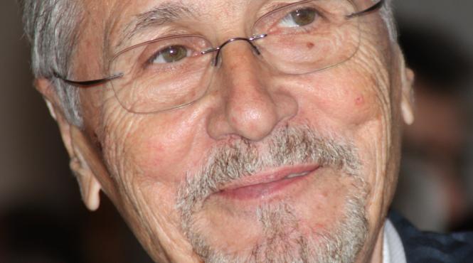 emil constantinescu cere guvernului abrogarea oug referitoare la modificarea codurilor penale