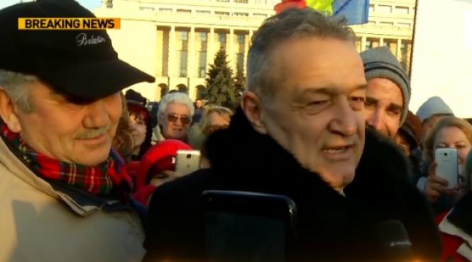 gigi becali la protest stau si eu o jumatate de ora am venit macar ca respect pentru oamenii astia
