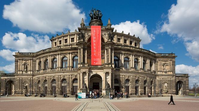 iohannis dupa putin laureat la balul operei din dresda unde a disparut presedintele de vineri seara