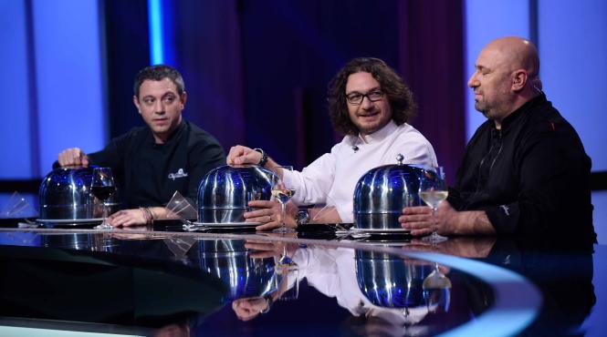 la ce mancaruri poftesc juratii de la chefi la cutite ce mananca chefii in pauzele de filmare