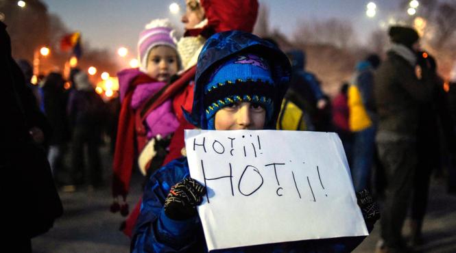 la sibiu se ancheteaza prezenta copiilor la proteste