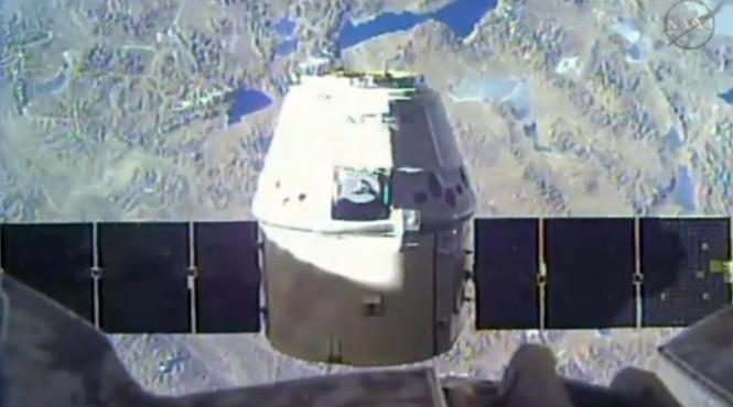 capsula dragon a ajuns la statia spatiala internationala pentru livrarea alimentelor si medicamentelor