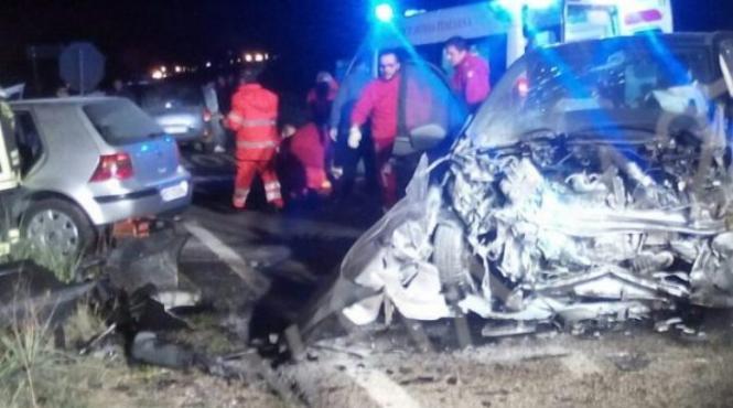 tragedie un roman de 30 de ani si fiul sau de 3 ani au murit intr un grav accident rutier in italia barbatul tocmai devenise din nou tata