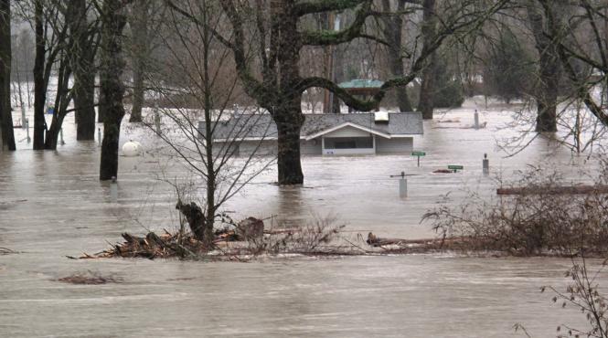 14 judete se afla sub cod galben de inundatii pana la miezul noptii