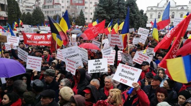 miting de sustinere a guvernului la targoviste sunt asteptati peste 10 mii de oameni