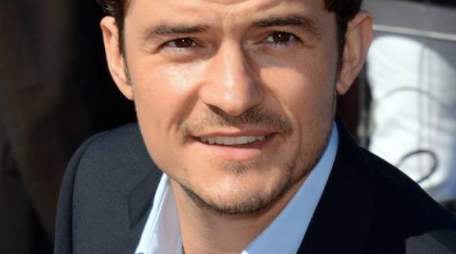 orlando bloom vizita in niger pentru a se intalni cu copiii afectati de actiunile violente ale boko haram