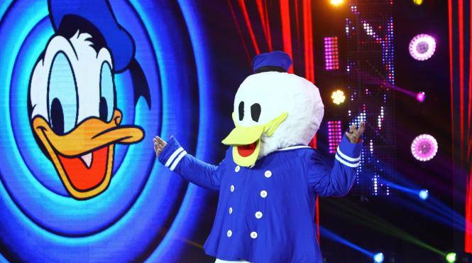 costumele concurentilor iumor depasesesc orice limita a imaginatiei de la osie si bujie pana la gaina banana sau melc