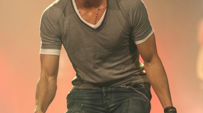 enrique iglesias se relaxeaza la marrakech