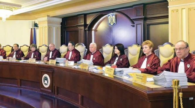 delir ambasadorul lui basescu vrea desfiintarea curtii constitutionale