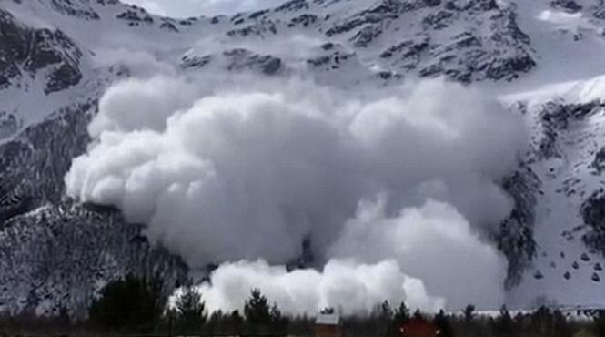 video o teribila avalansa a maturat o statiune din rusia si a ucis 6 oameni