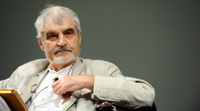 reputatul profesor de economie serge latouche vine in romania traim devorati de economia acumularii