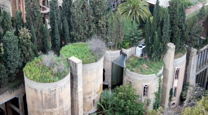 o fosta fabrica de ciment a fost transformata in casa locuibila schimbarea este uluitoare