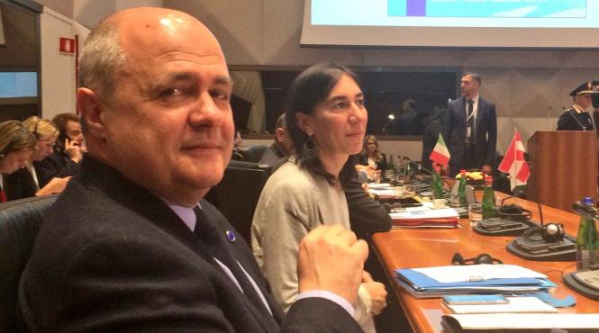 parchetul financiar francez a deschis o ancheta preliminara in legatura cu angajarea fiicelor ministrului de interne la parlament