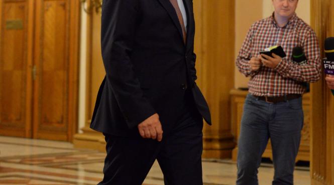 basescu si dragnea s au porcait in parlament