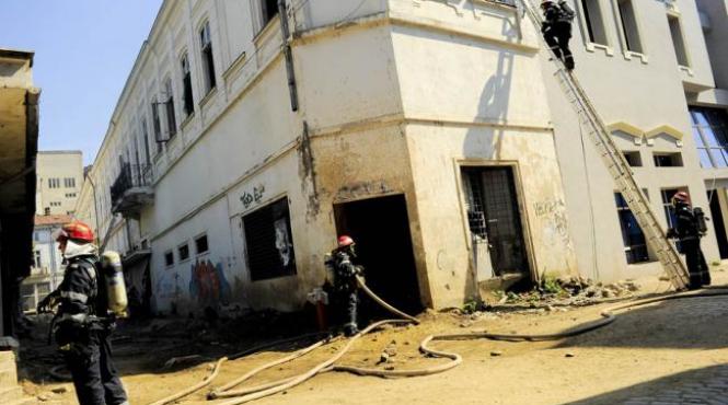 incendiu la un depozit de pe valea cascadelor