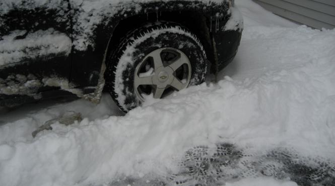 soferii care au trecut la cauciucurile de vara au fost luati prin surprindere de ninsori