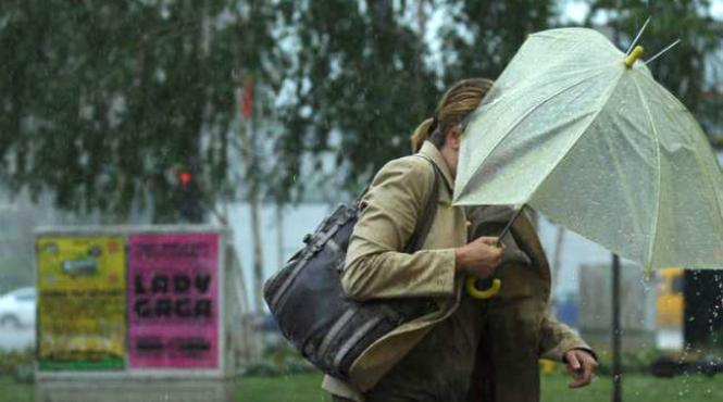 avertizare meteo rafale de vant de peste 60 km h in 11 judete din moldova oltenia si transilvania in urmatoarele ore