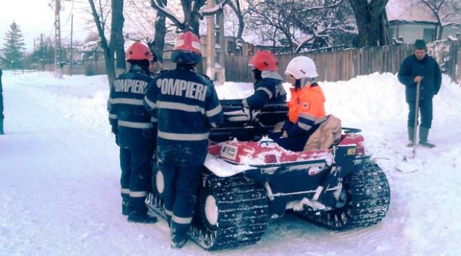 nametii de zapada au izolat un sat din vrancea urgentele medicale rezolvate cu senilatele