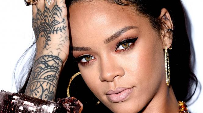 socant ce a facut rihanna cu fotografiile ei de pe instagram