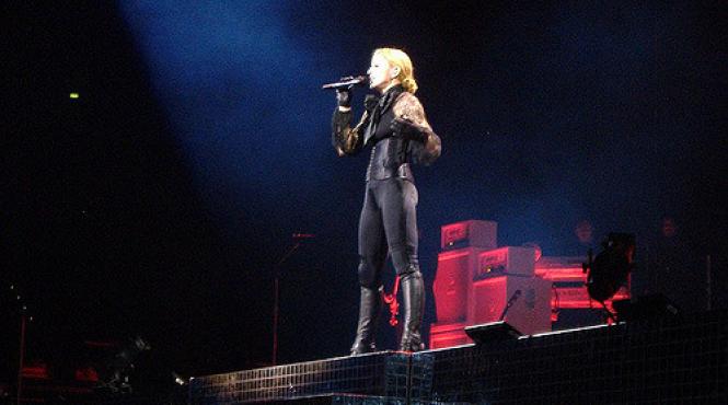 madonna furioasa pe proiectul unui film despre inceputurile carierei sale